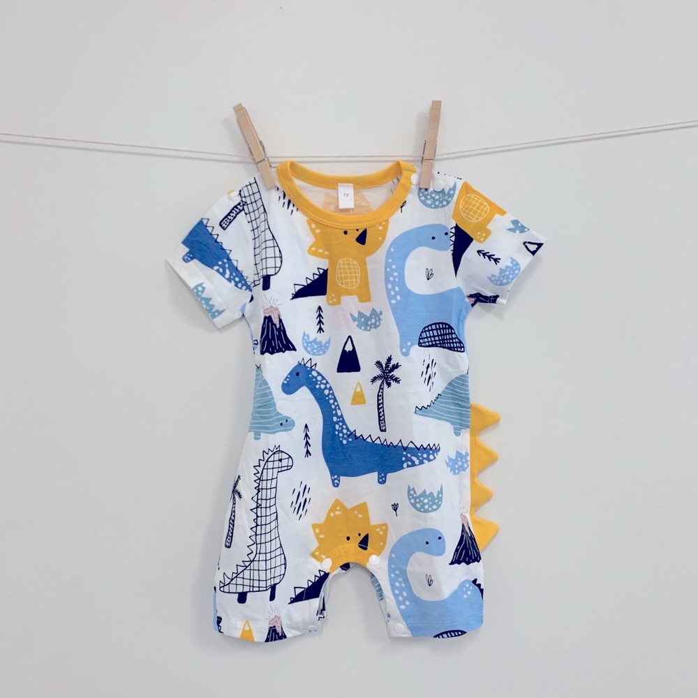 Adorable dinosaur romper 6-9 months